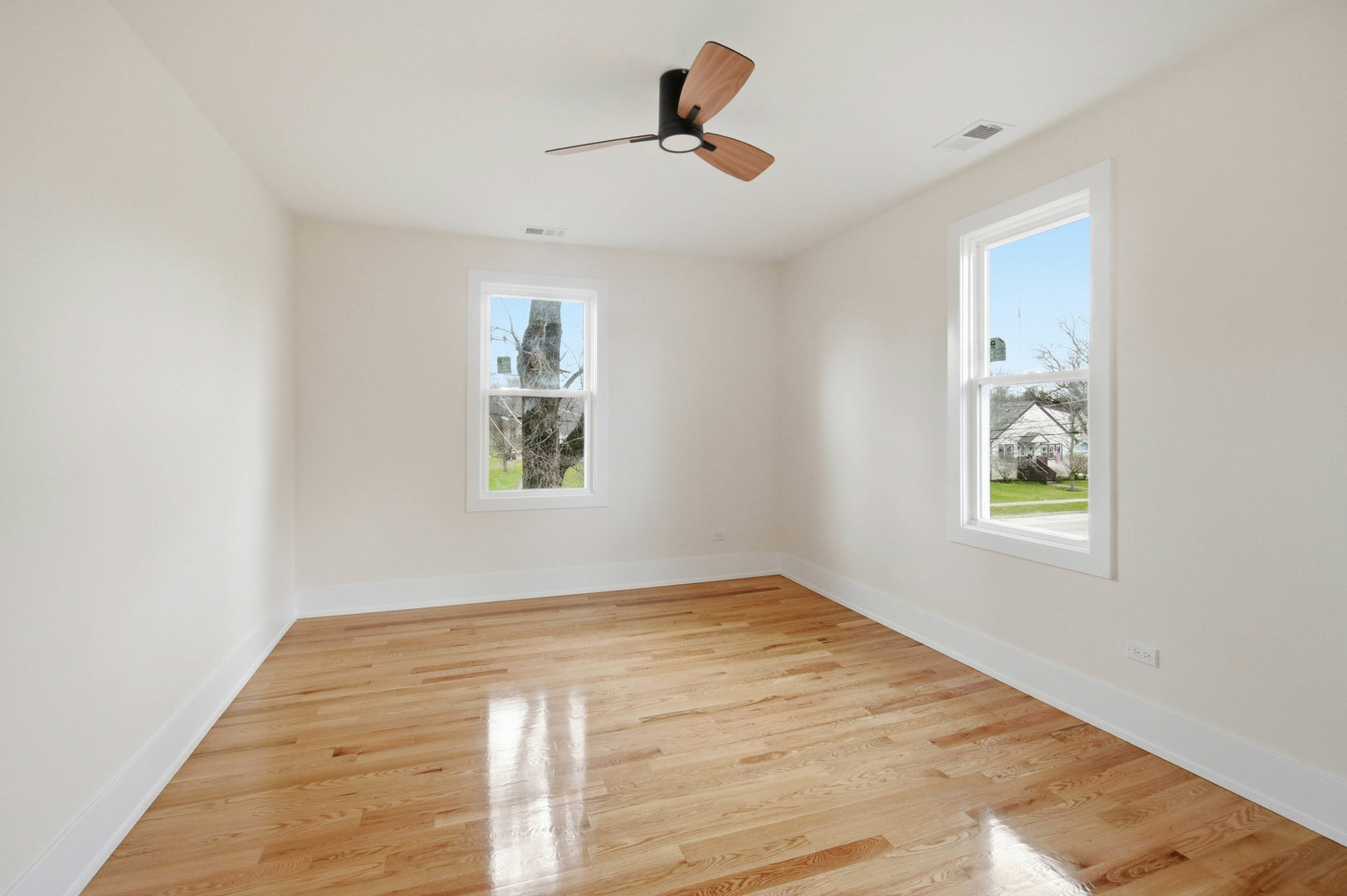 645 E Calhoun Street Property Photo 15