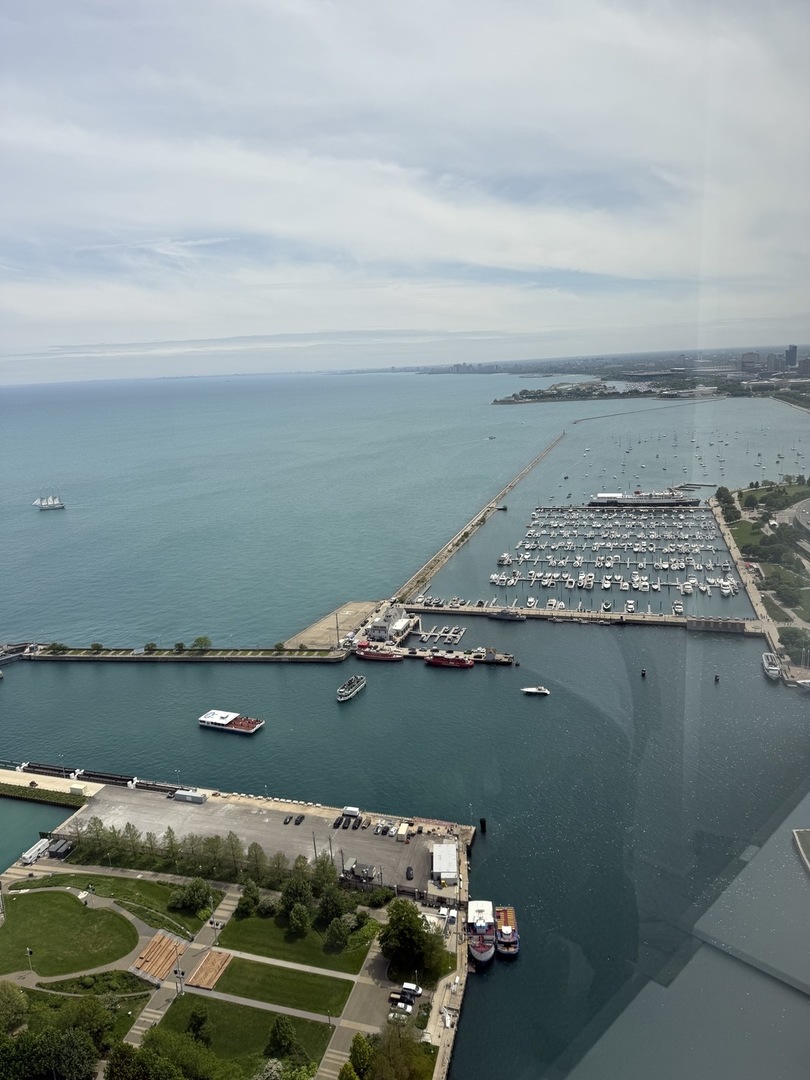 505 N Lake Shore Drive 5706 Property Photo 7