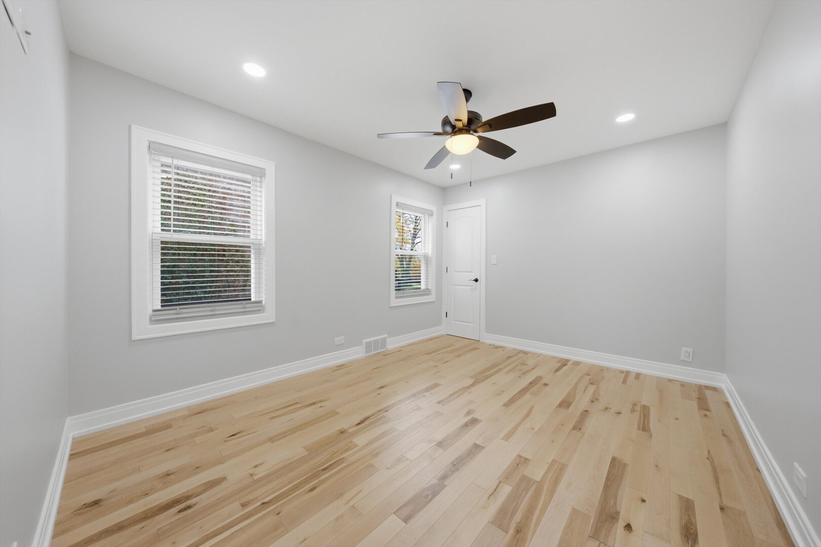 9829 S Claremont Avenue Property Photo 9