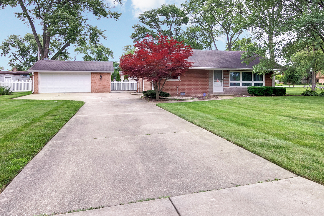 12661 S Major Avenue Property Photo 1