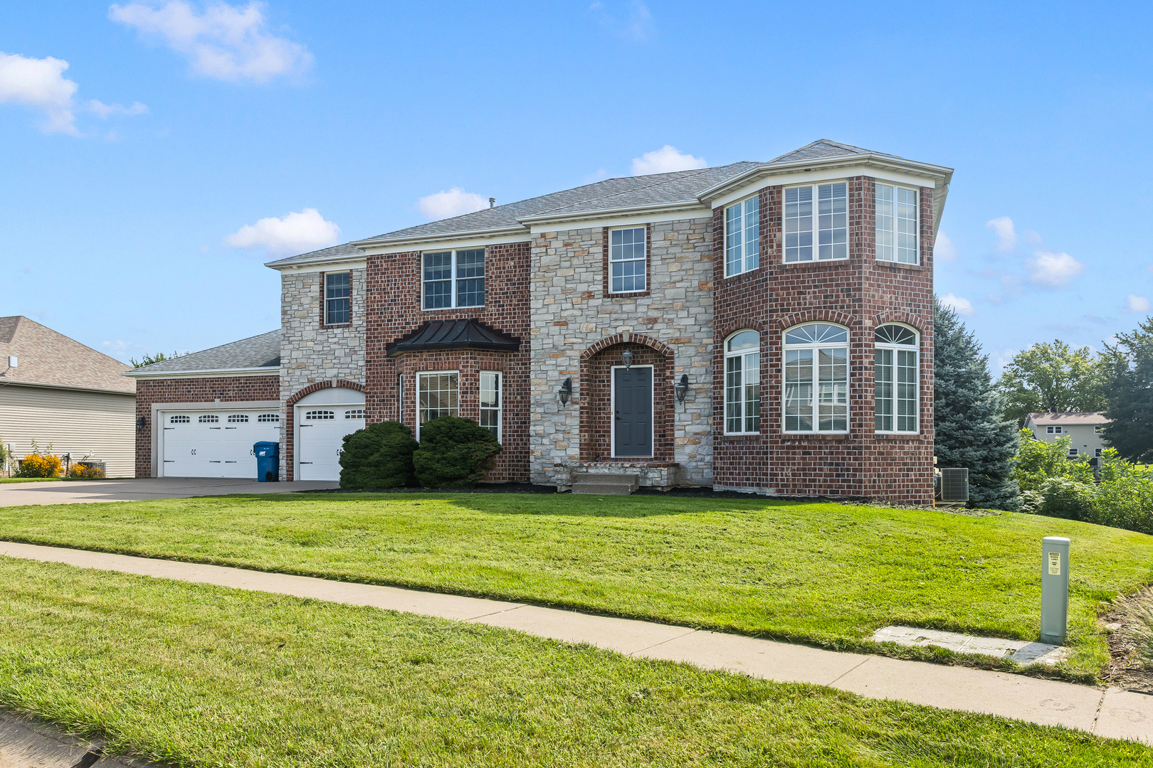 307 S Tombergs Drive Property Photo 2