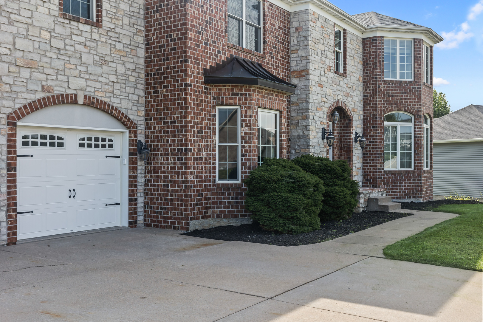 307 S Tombergs Drive Property Photo 3