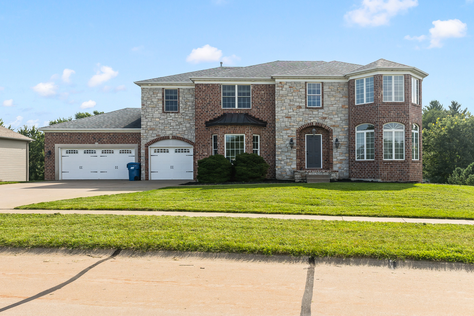 307 S Tombergs Drive Property Photo 4
