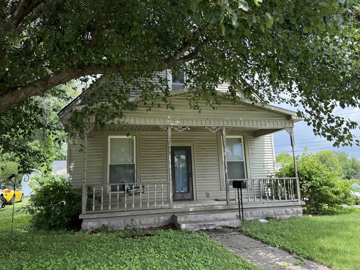 1123 Metropolis Street Property Photo 1