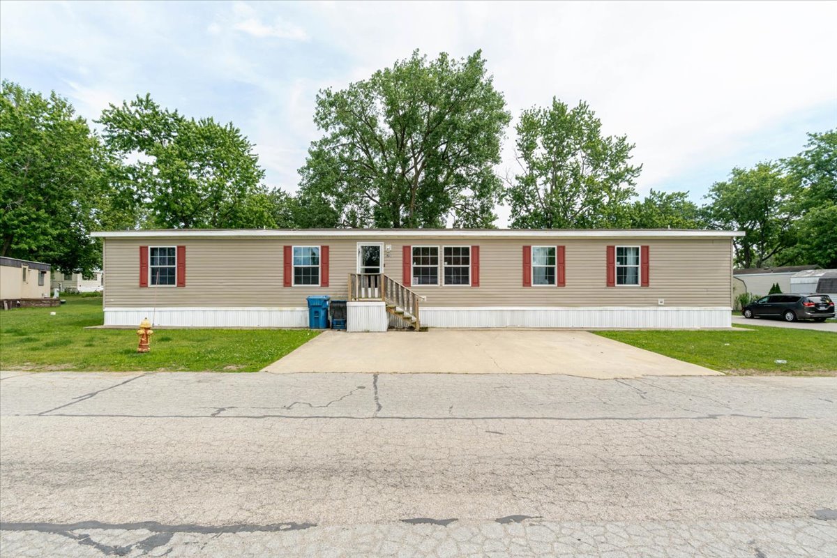 861 4th Street Property Photo 1