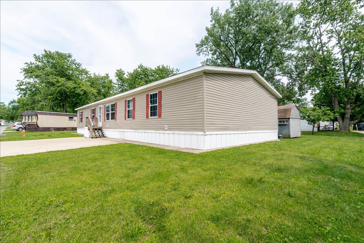 861 4th Street Property Photo 2