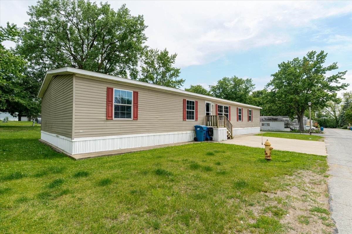 861 4th Street Property Photo 3