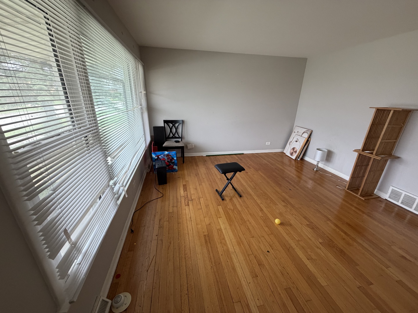 185 Pleasant Drive Property Photo 3