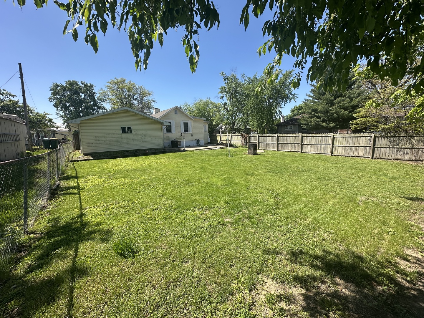 102 E Grove Street Property Photo 7