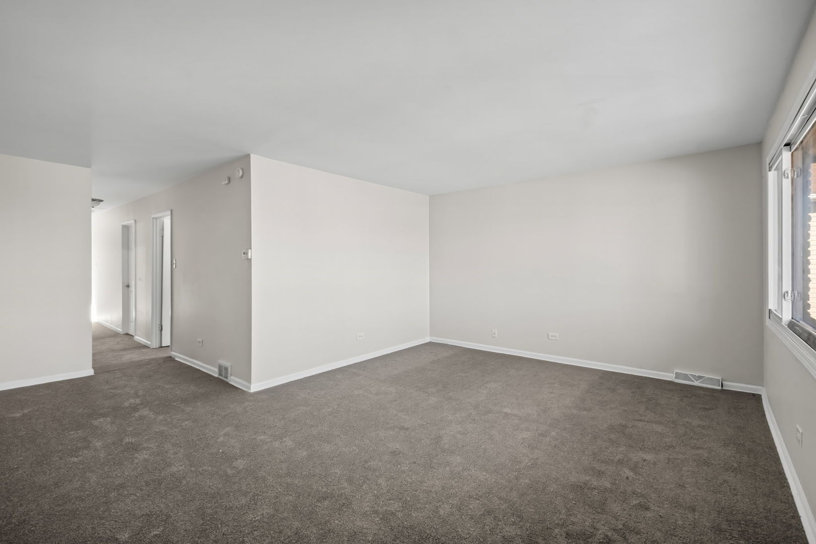 10214 S La Salle Street Property Photo 3