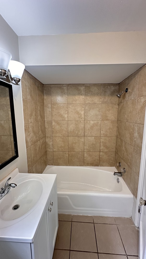 10214 S La Salle Street Property Photo 11