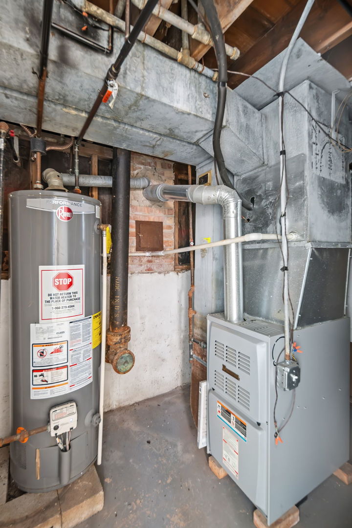 10214 S La Salle Street Property Photo 15