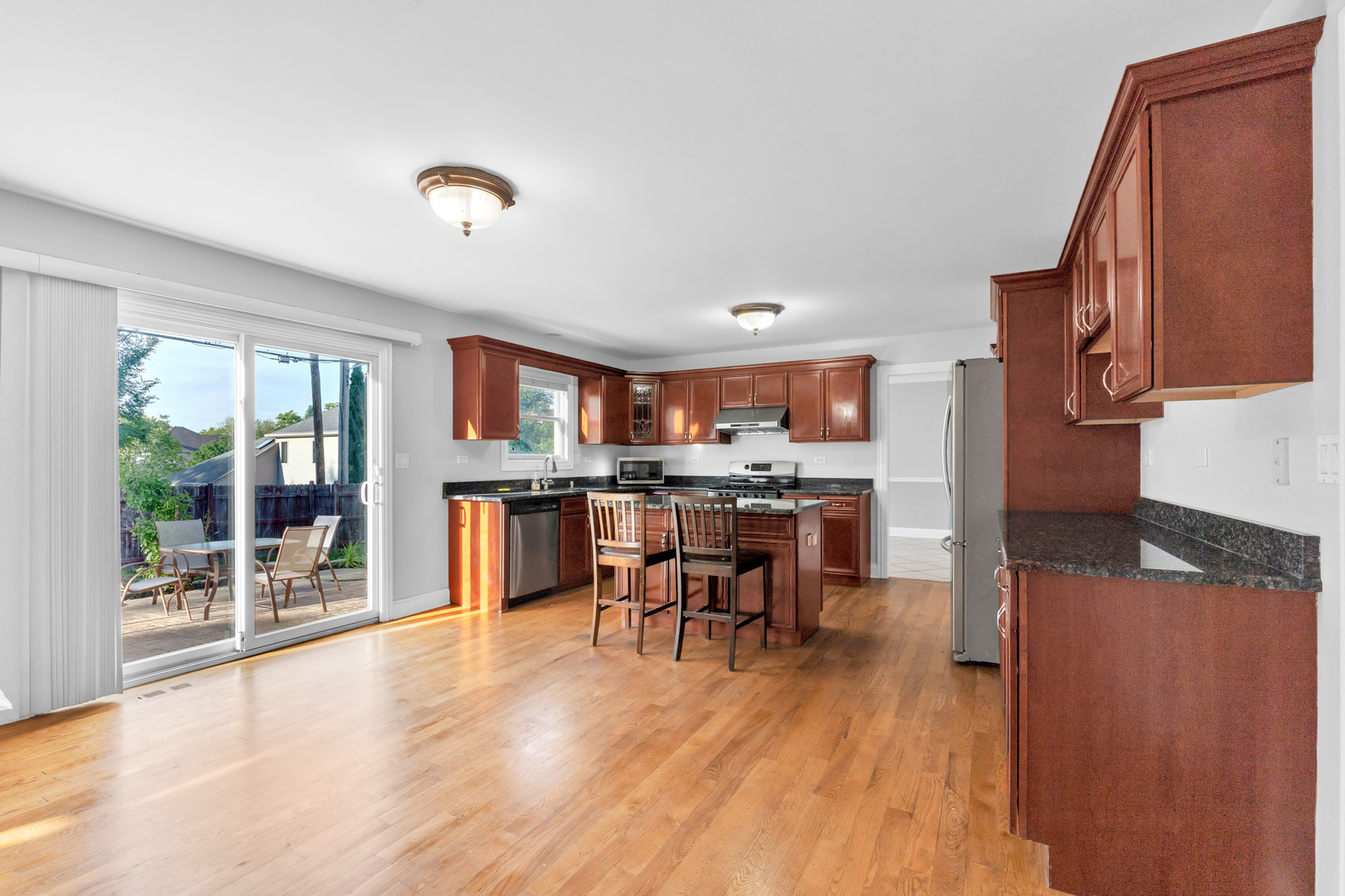 270 E Armitage Avenue Property Photo 7