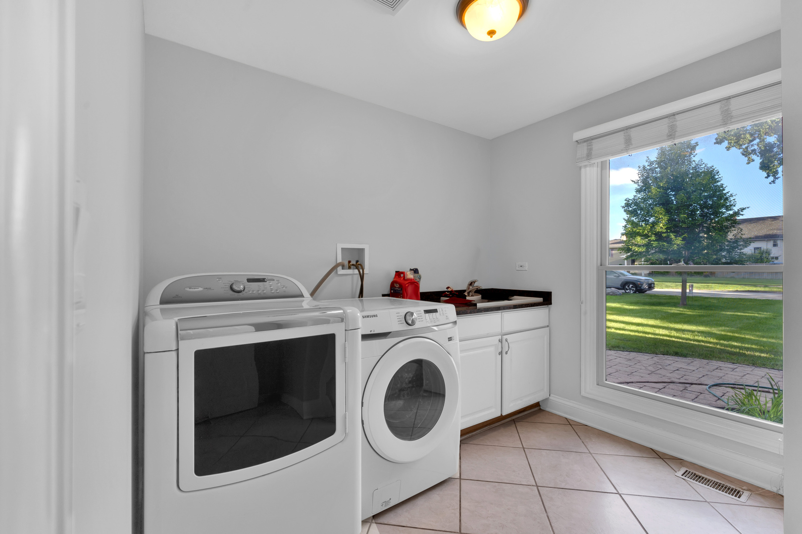 270 E Armitage Avenue Property Photo 10