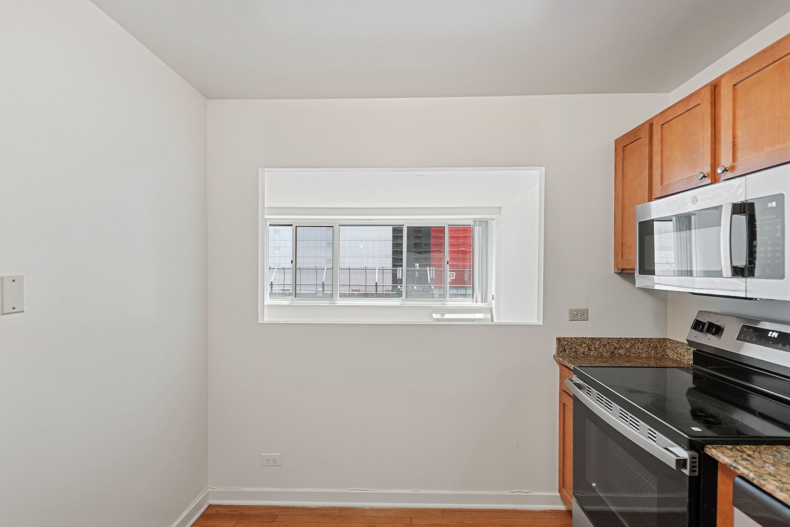 211 E Ohio Street 719 Property Photo 4
