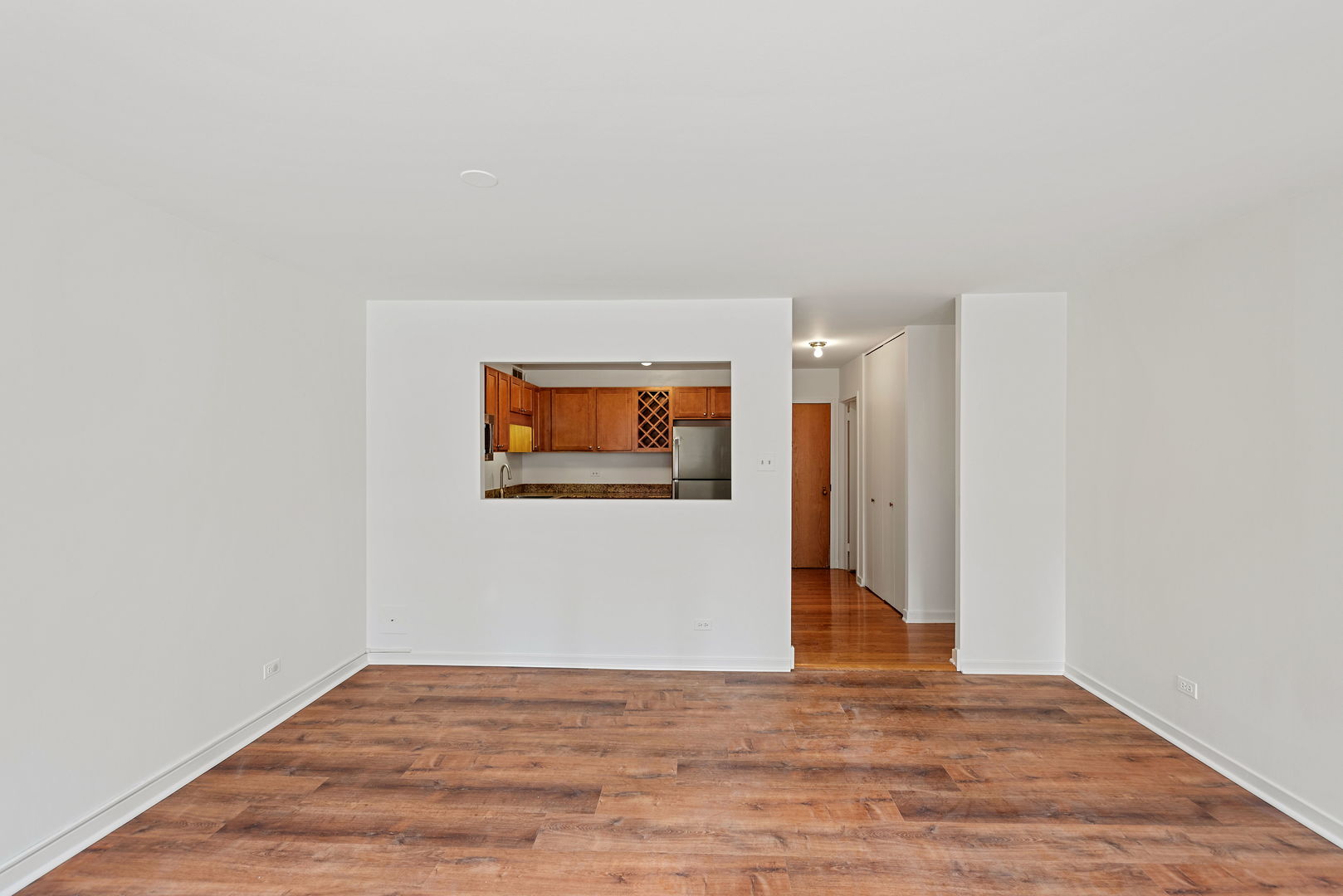 211 E Ohio Street 719 Property Photo 6