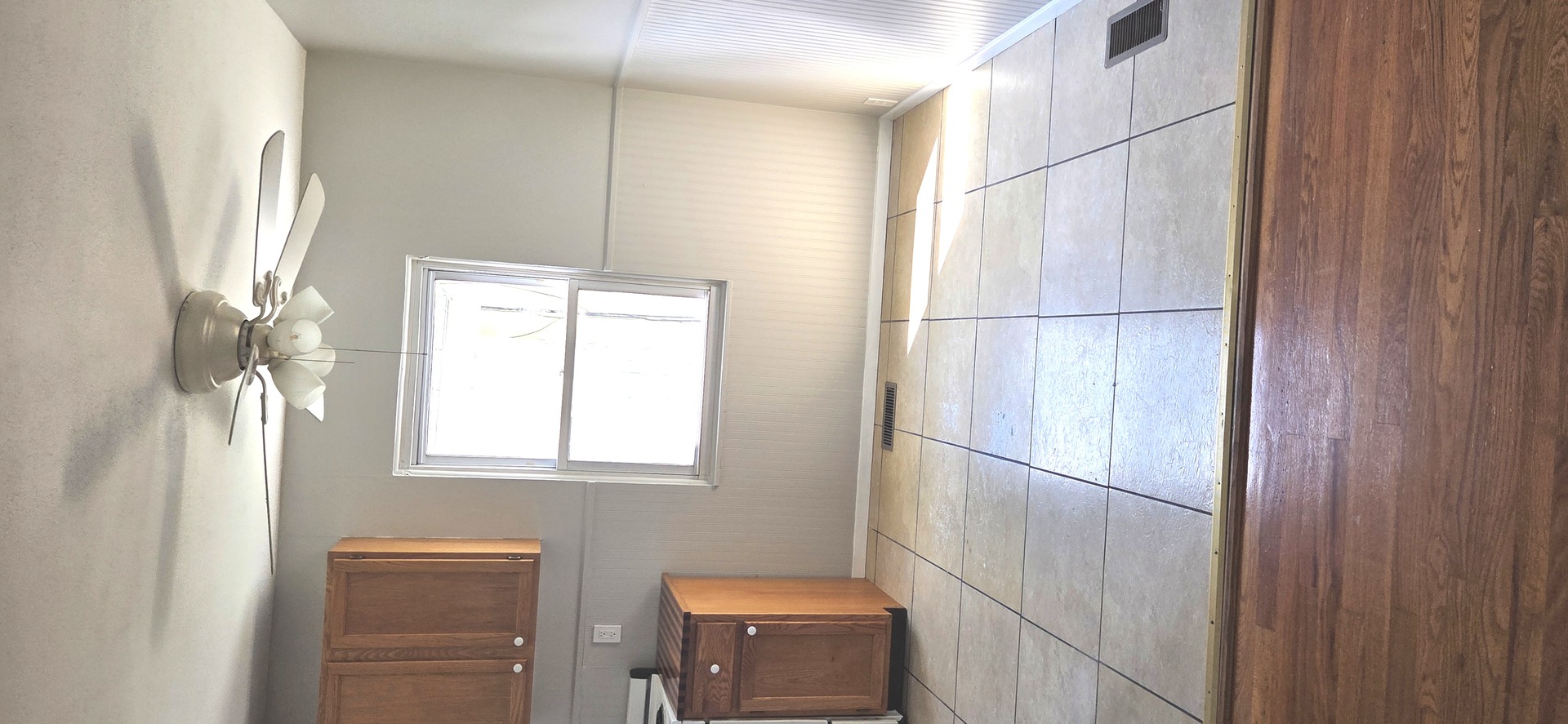 623 S 5th Avenue Property Photo 2
