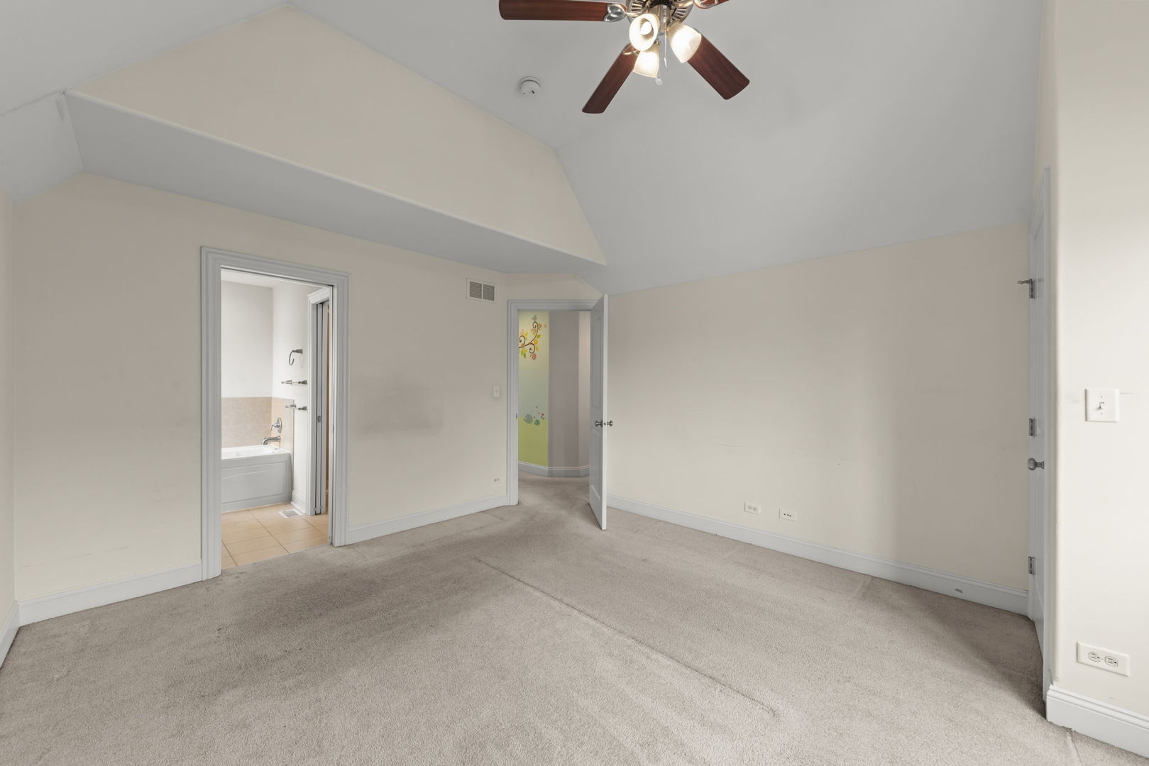 9521 Shields Avenue 9521 Property Photo 13