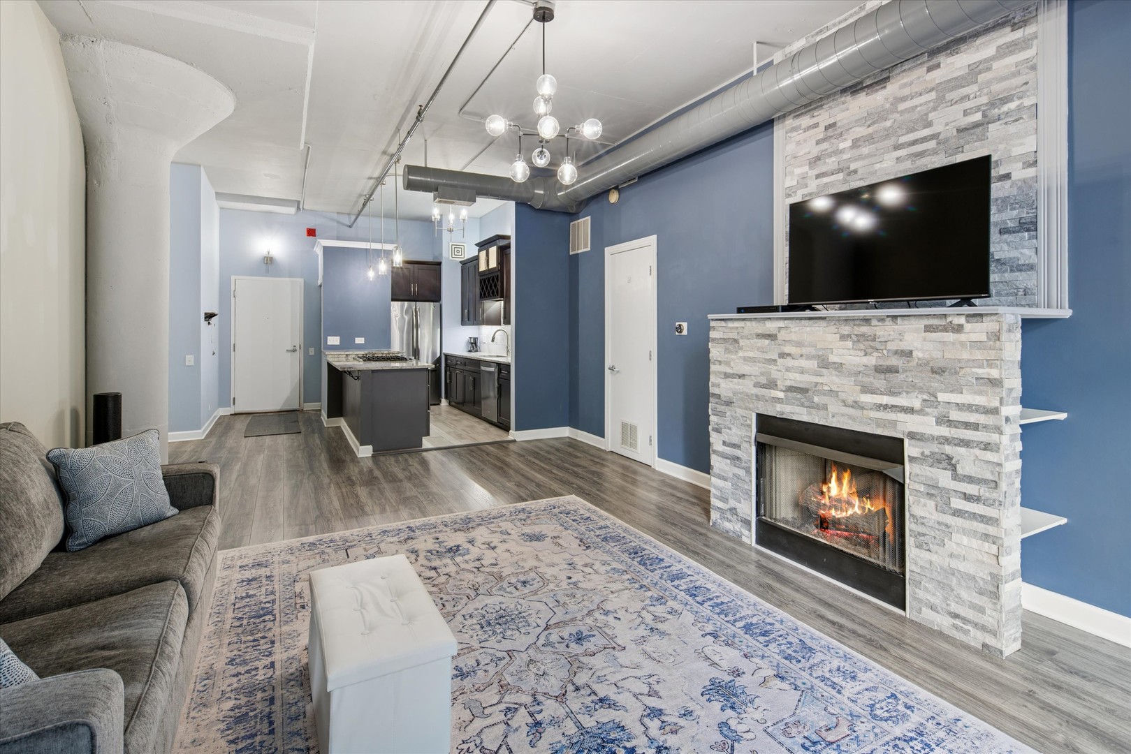130 S Canal Street 316 Property Photo 4