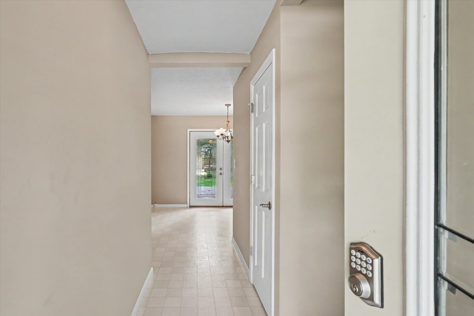 103 Dakota Drive Property Photo 3