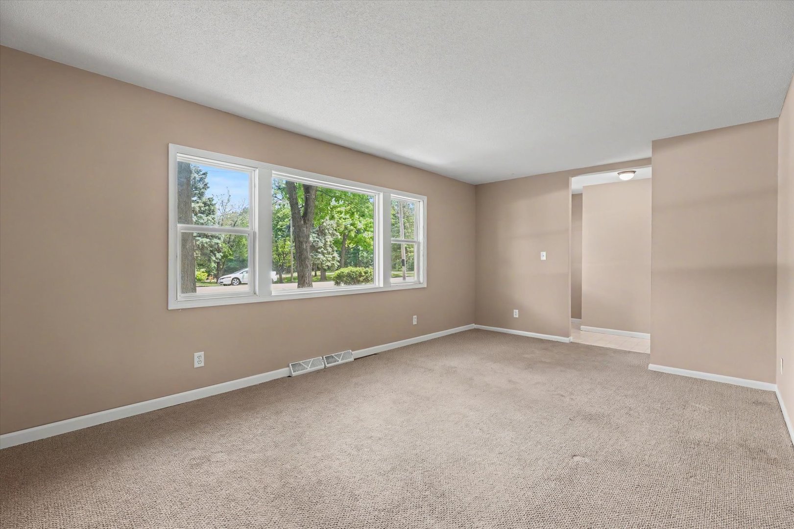 103 Dakota Drive Property Photo 6