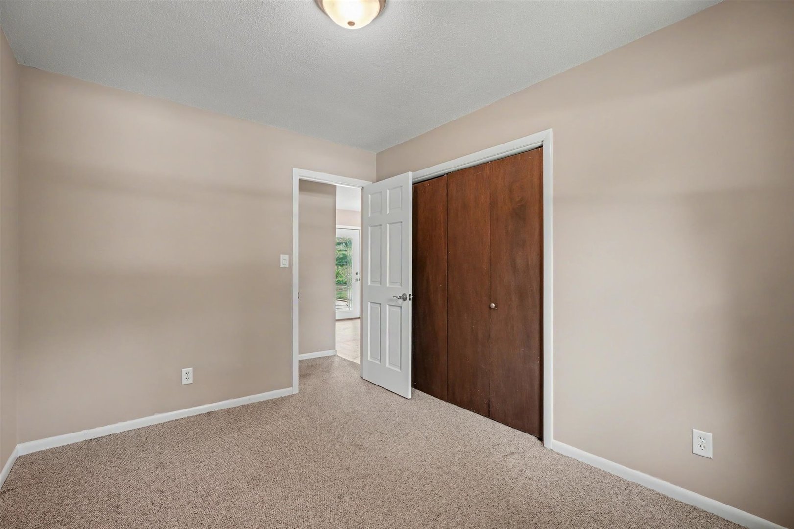 103 Dakota Drive Property Photo 13