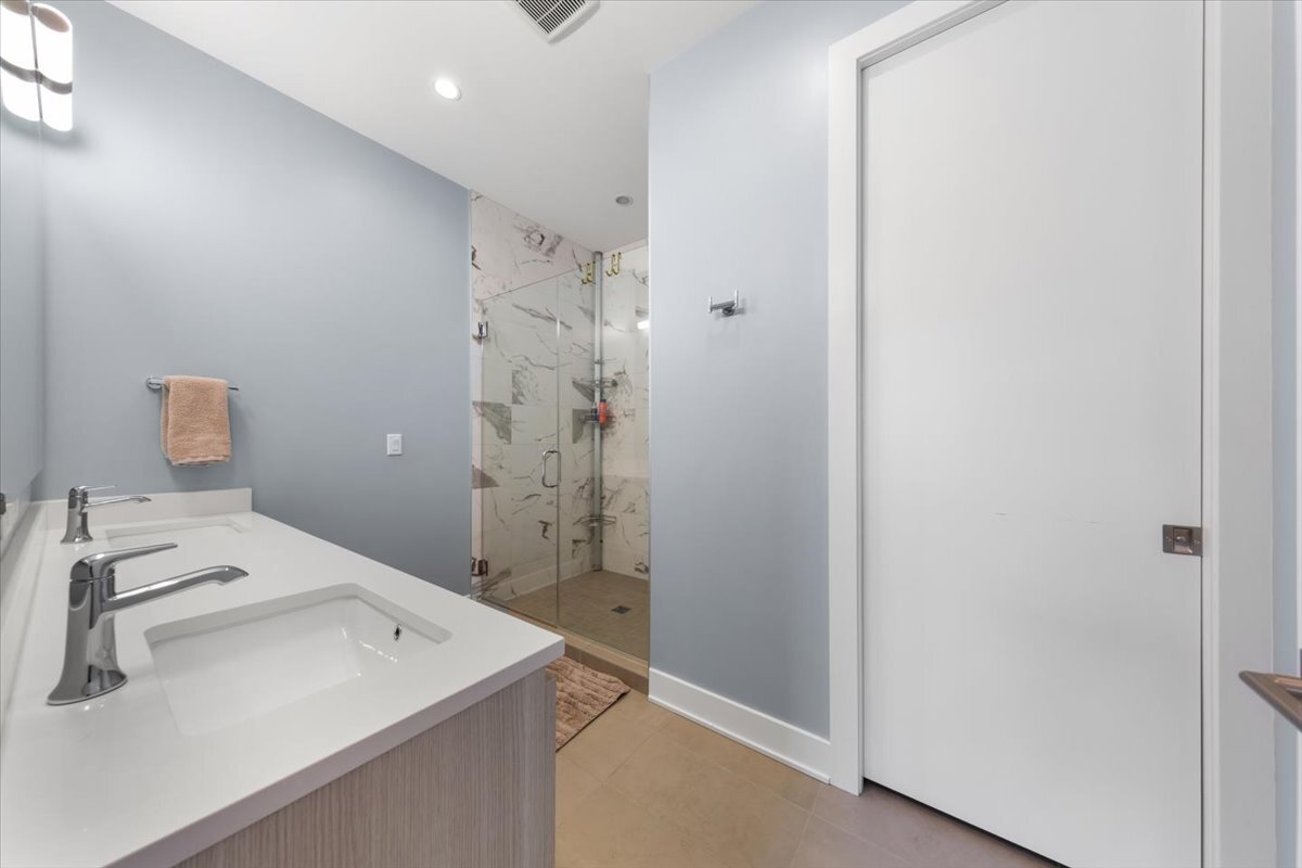 6 N Bishop Street 206 Property Photo 19