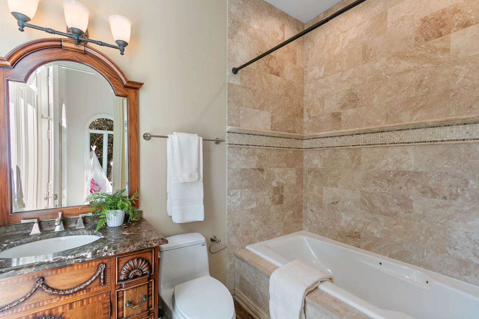 1015 Sheridan Road Property Photo 24