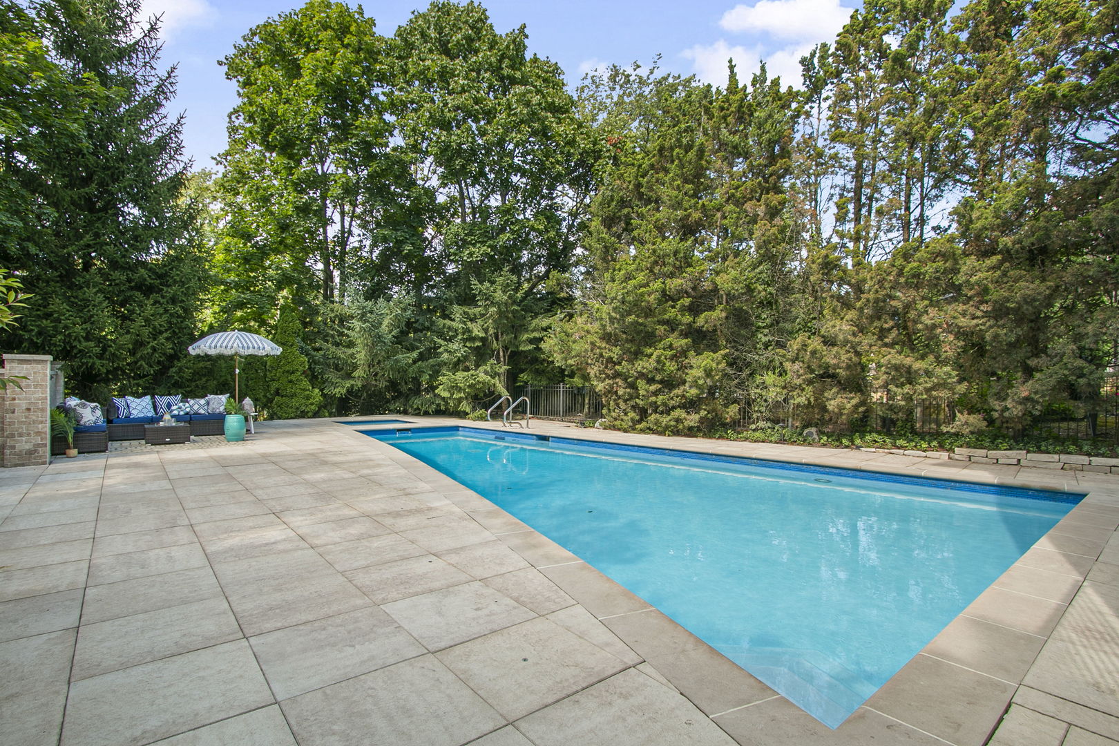 1015 Sheridan Road Property Photo 32