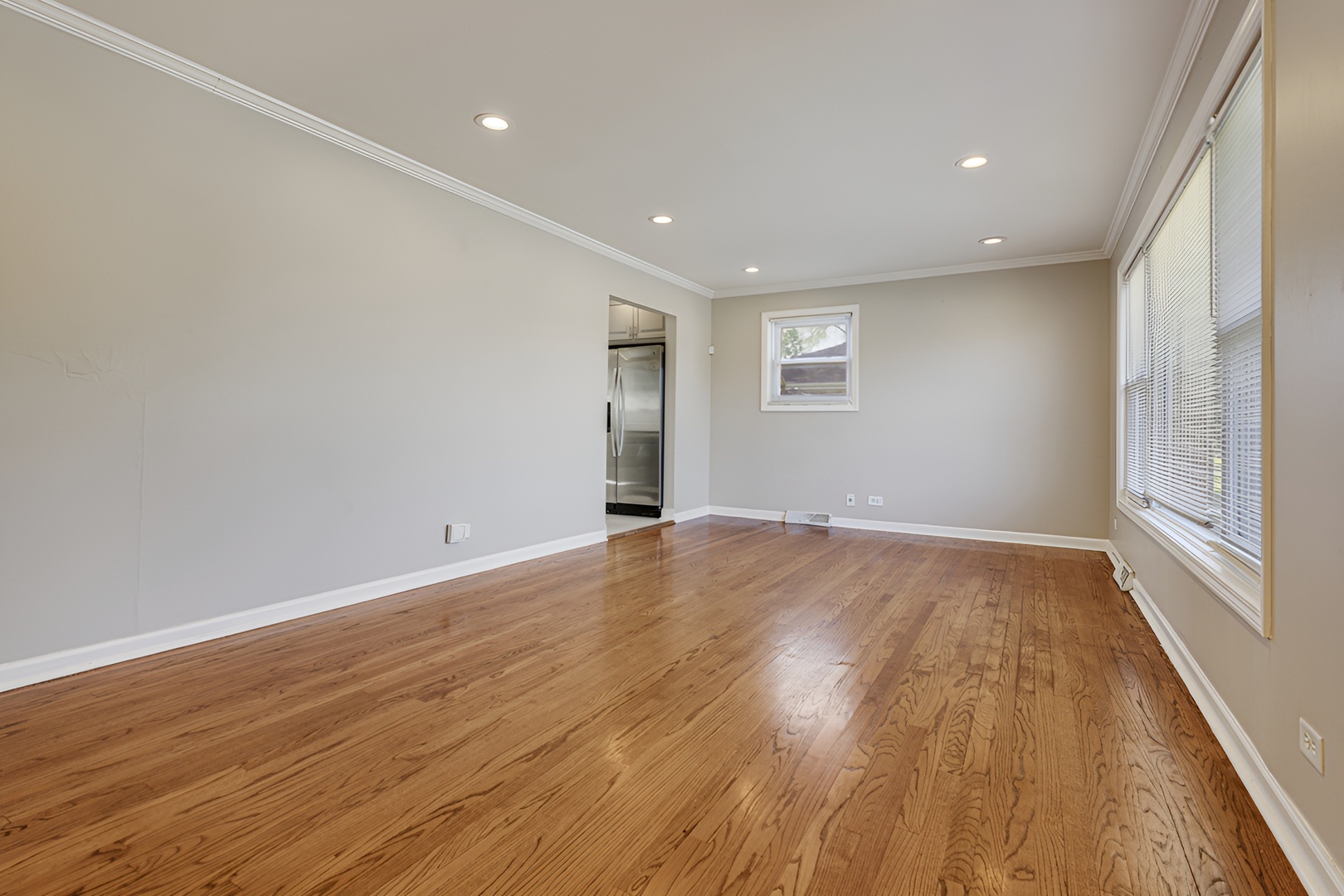 407 N West Avenue Property Photo 6
