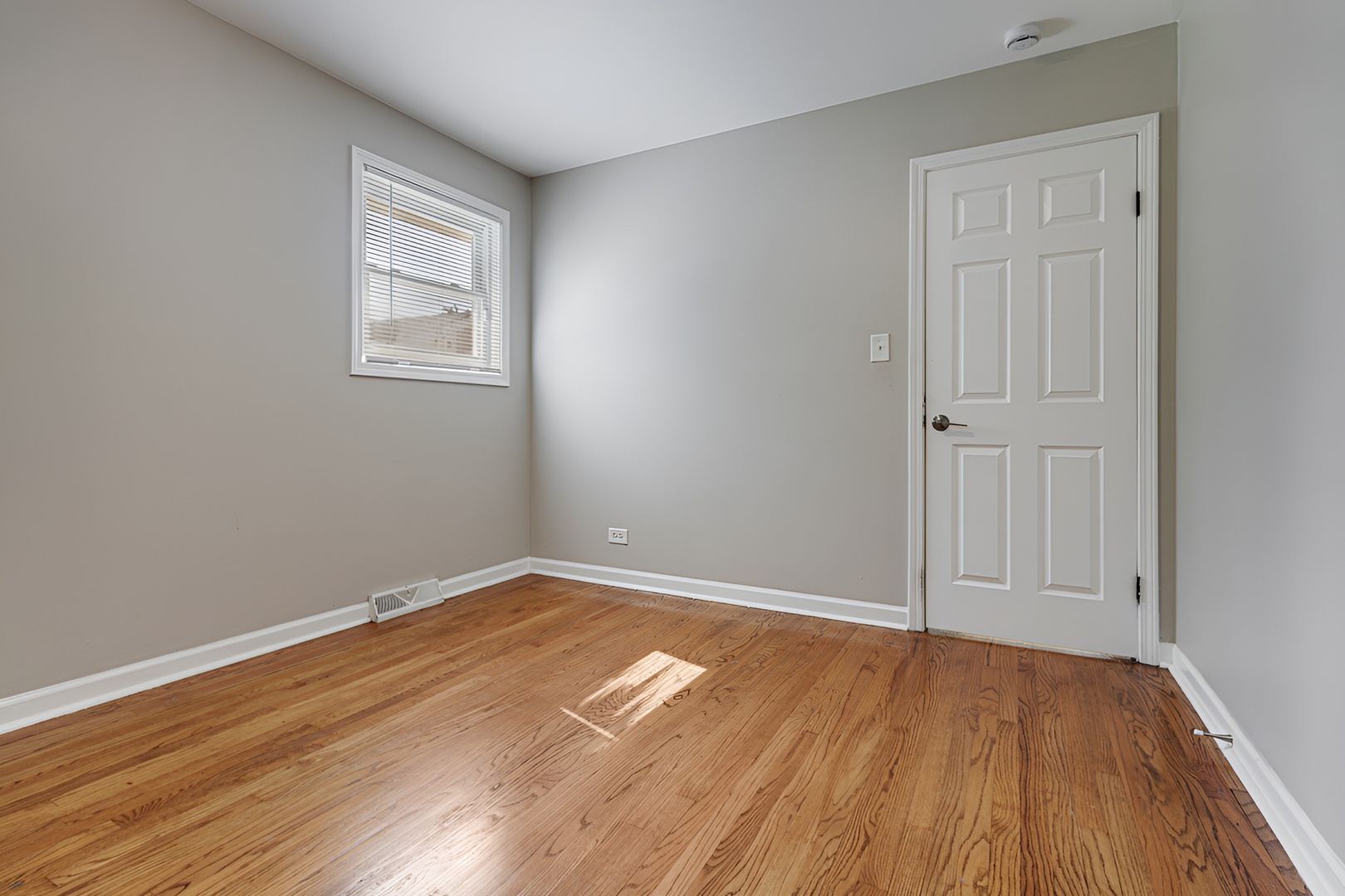 407 N West Avenue Property Photo 23
