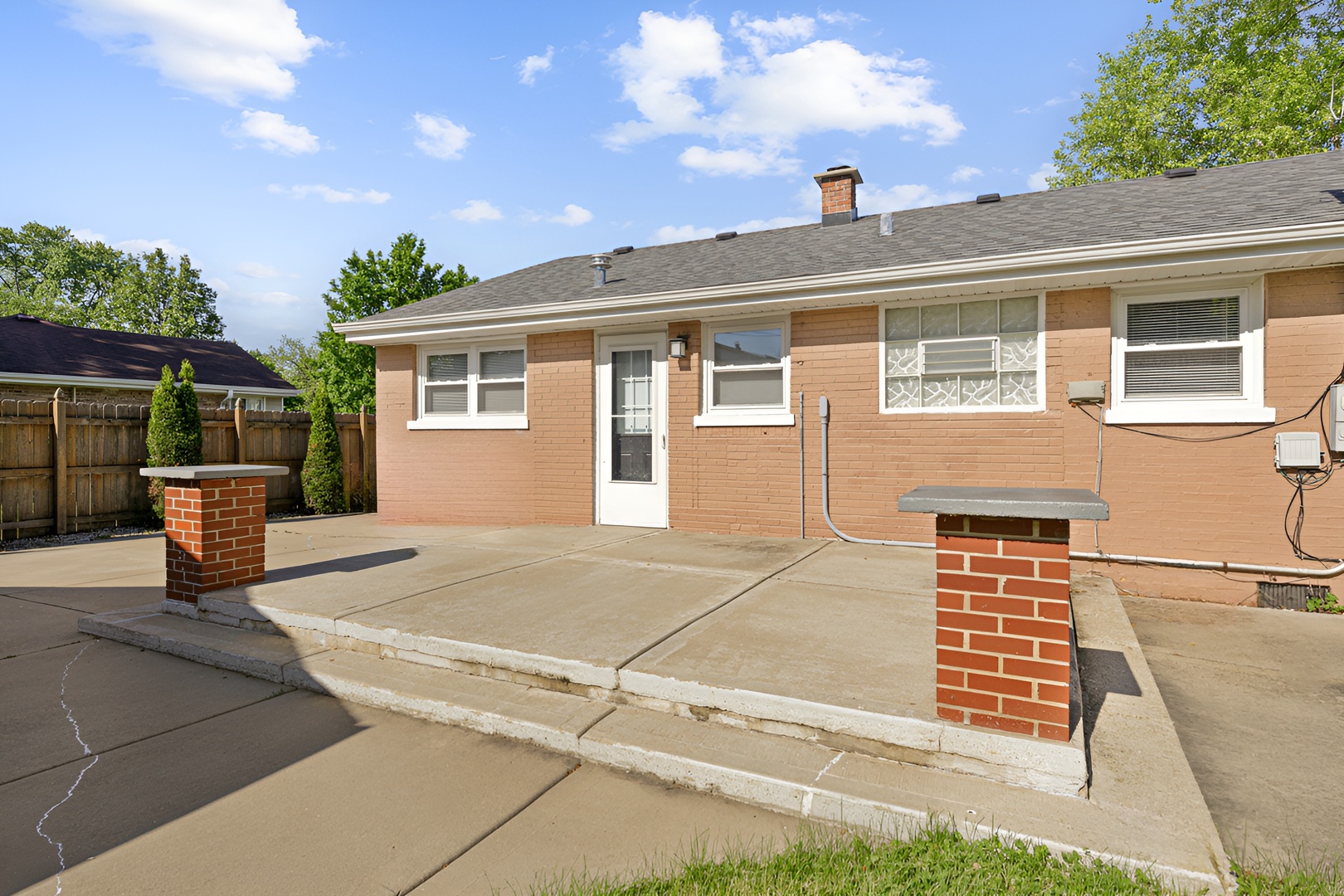 407 N West Avenue Property Photo 26
