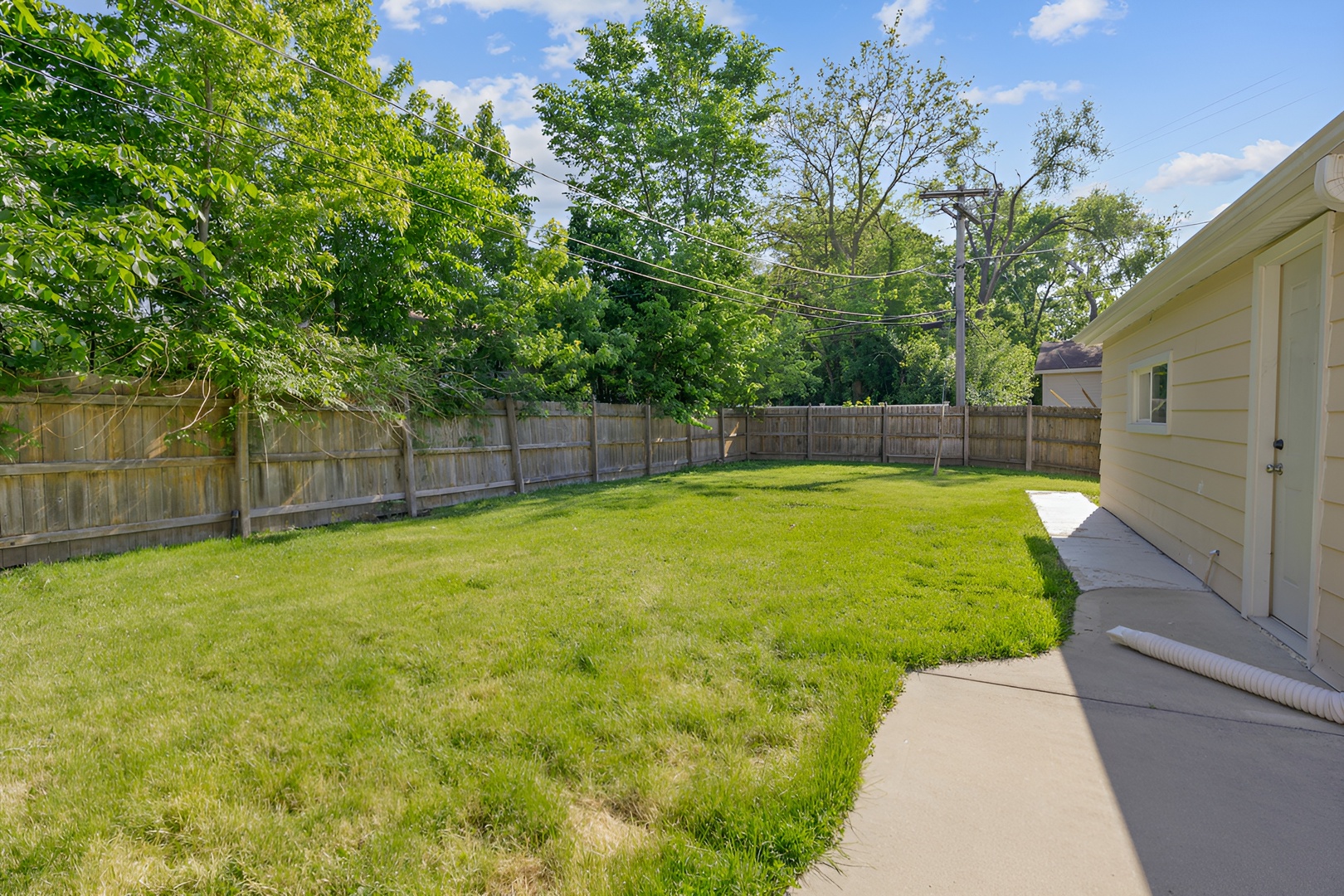 407 N West Avenue Property Photo 28