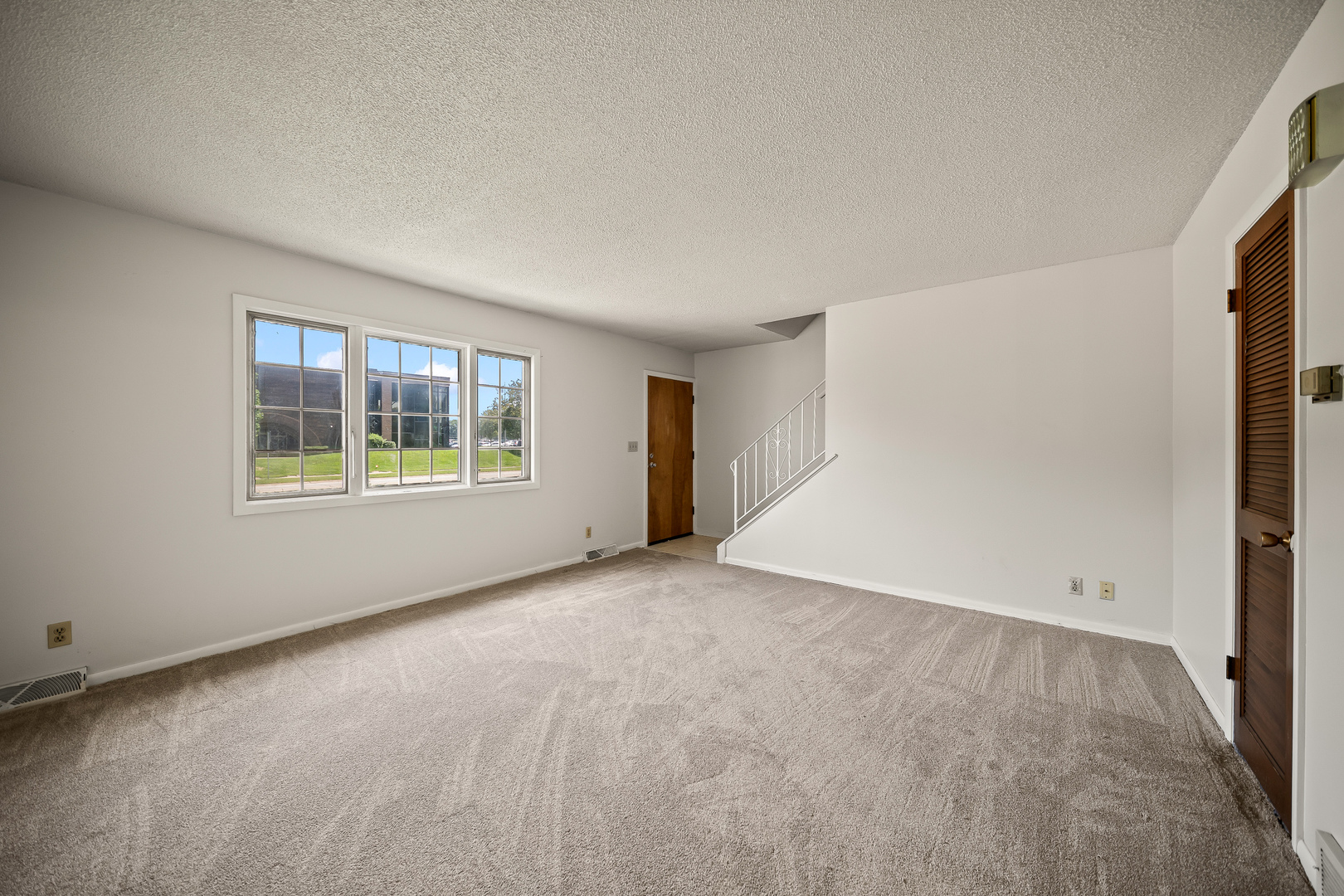 2009 53rd Street Property Photo 3