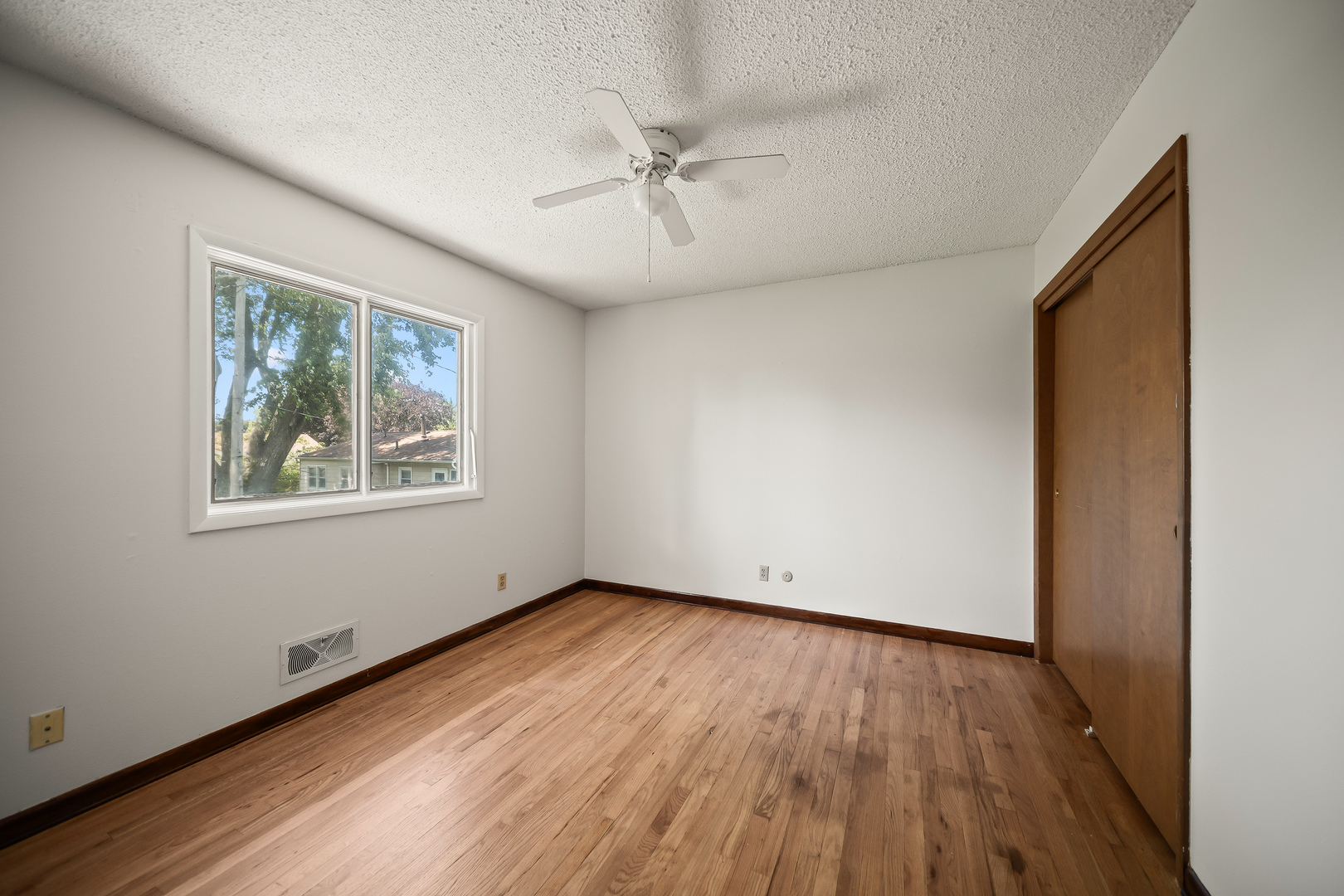 2009 53rd Street Property Photo 33