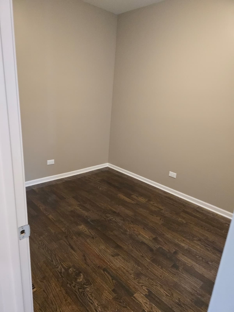35 N Mayfield Avenue Property Photo 4