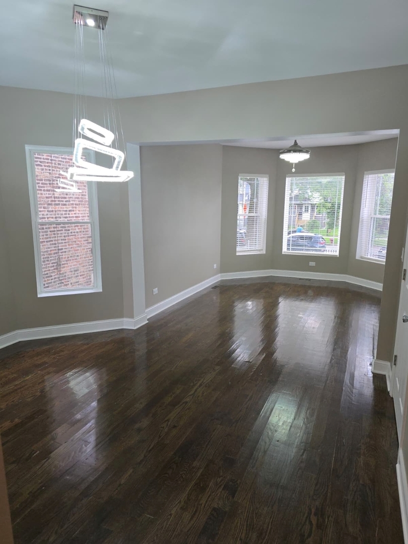 35 N Mayfield Avenue Property Photo 5