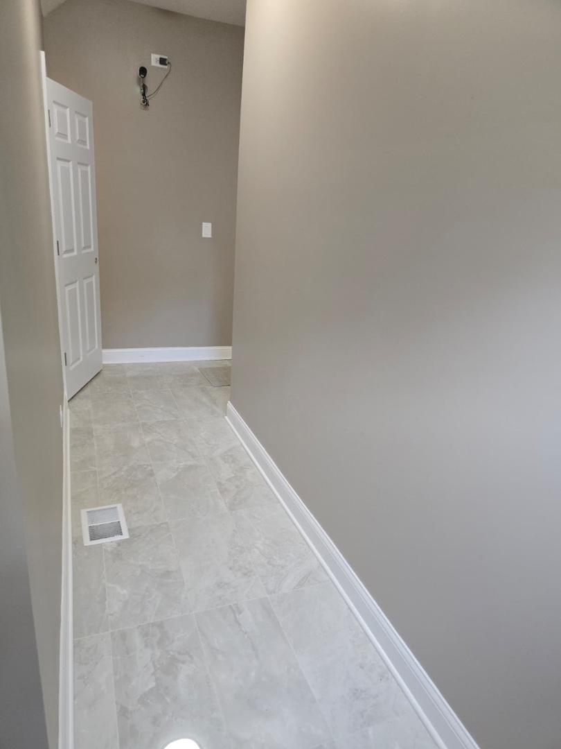 35 N Mayfield Avenue Property Photo 19