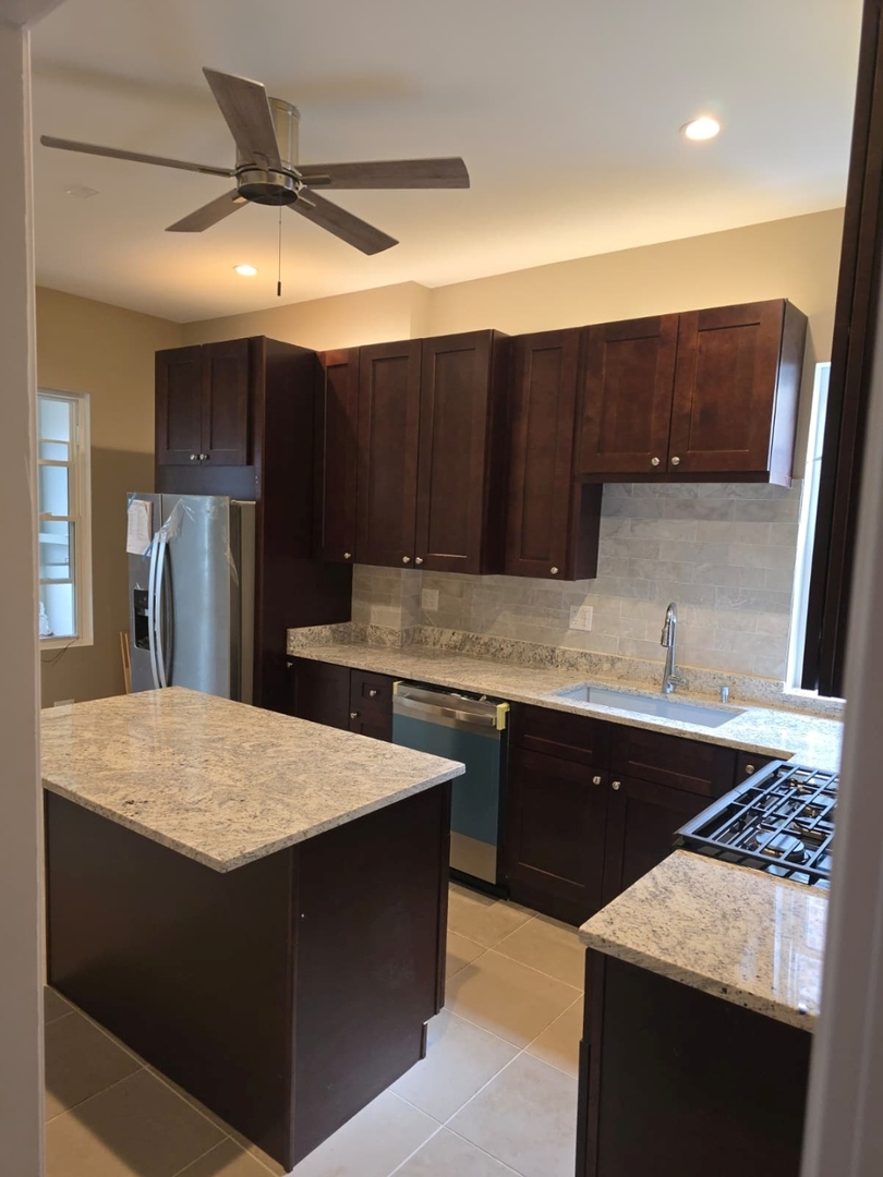 35 N Mayfield Avenue Property Photo 23