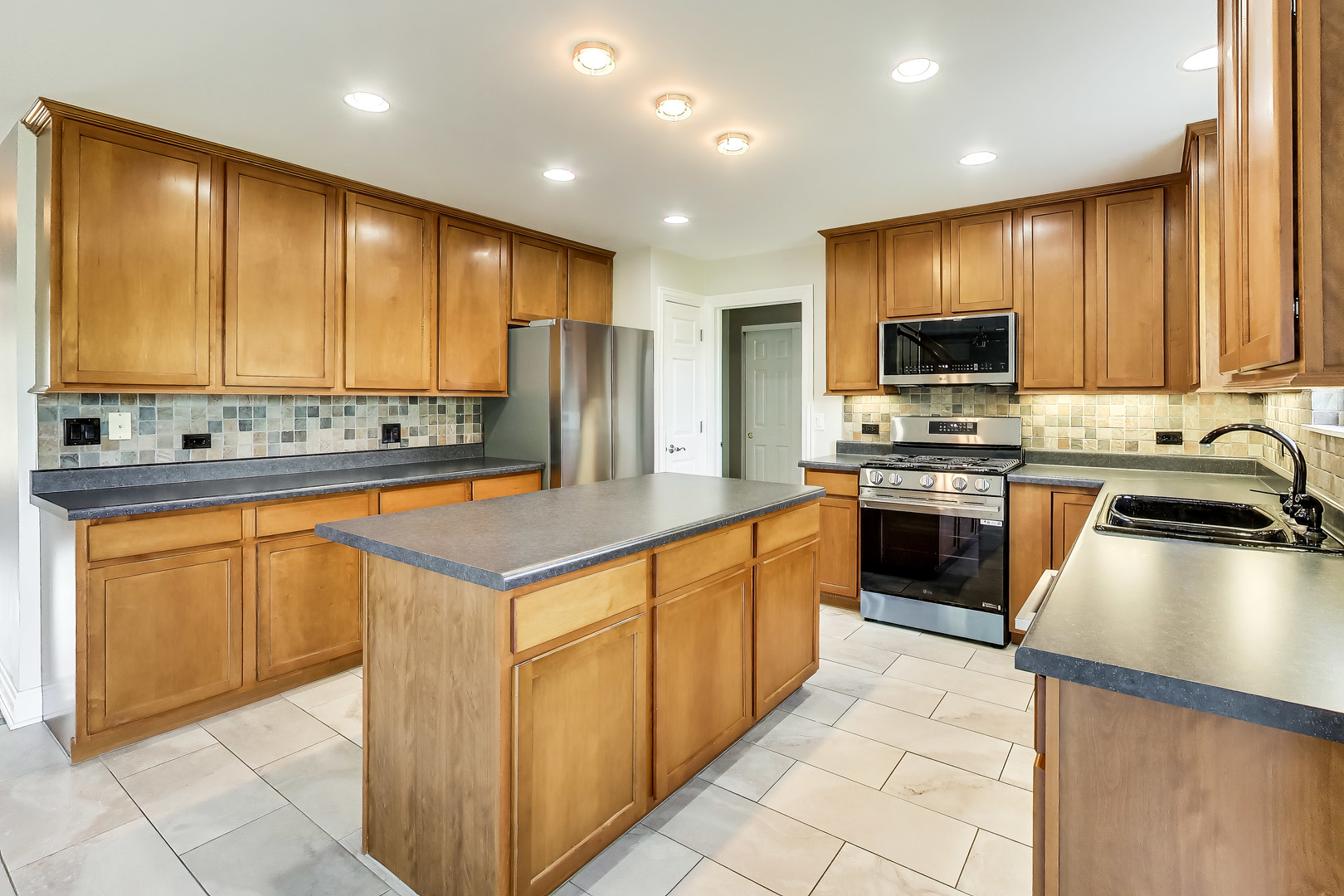 1047 Wheatland Drive Property Photo 10
