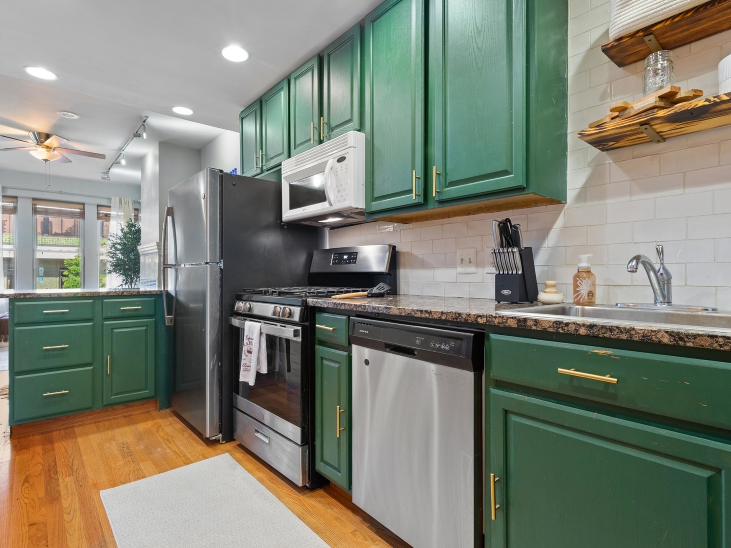 3951 N St Louis Avenue 1 Property Photo 6