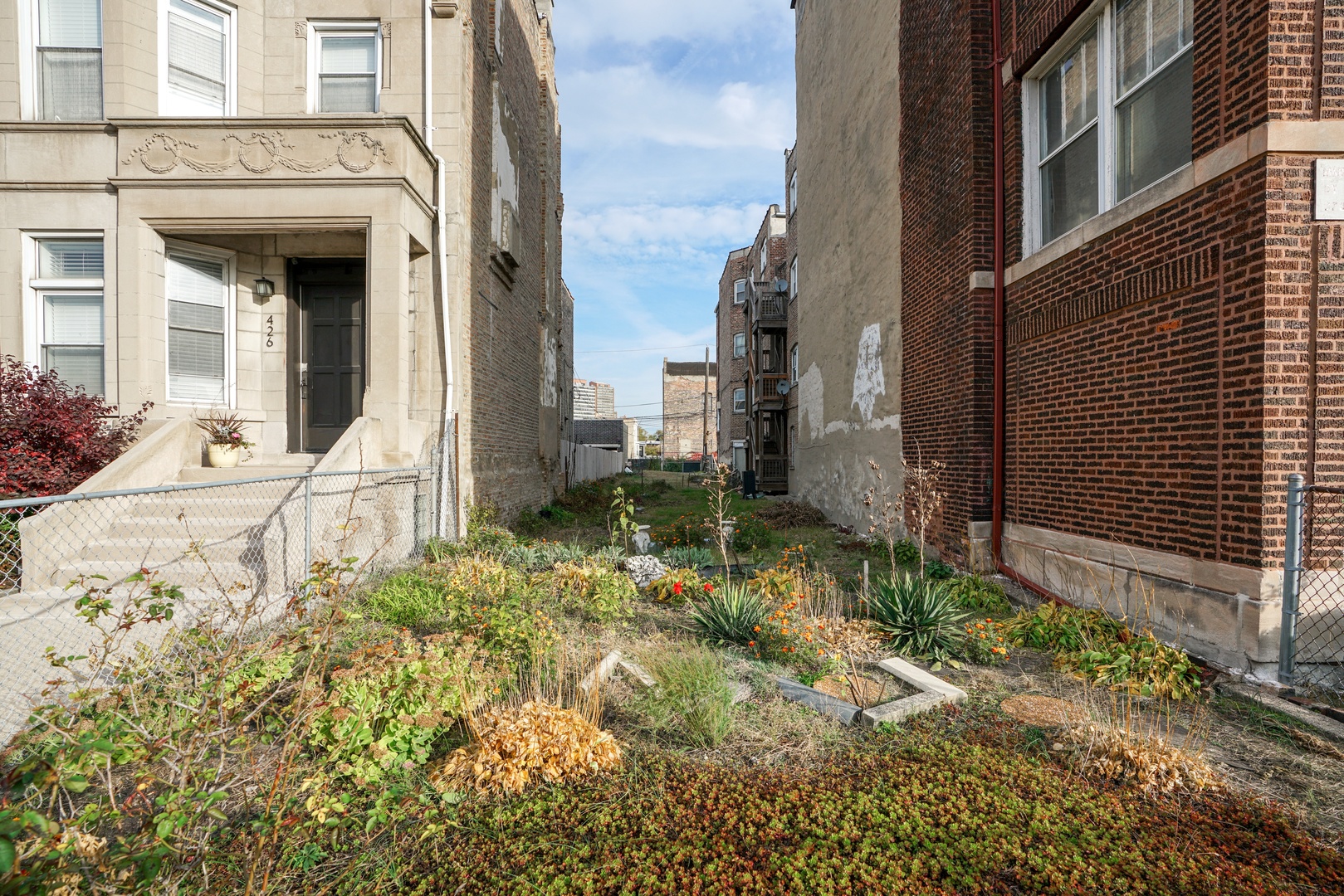 428 E 44th Street Property Photo 1