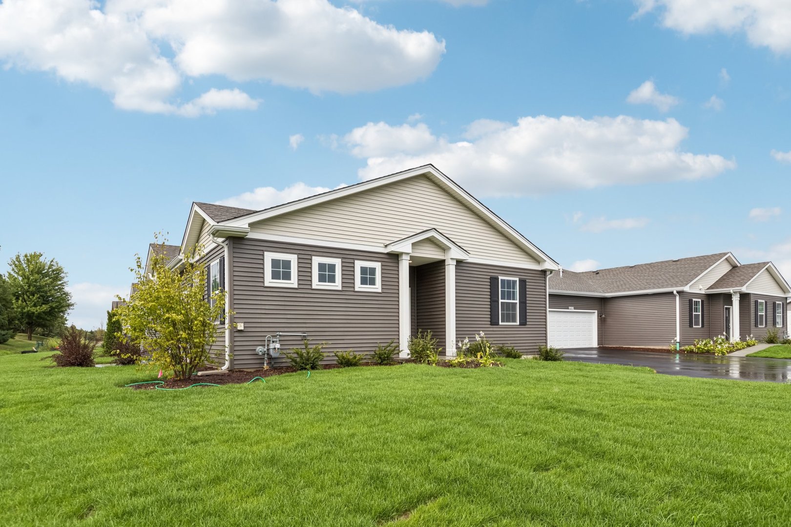 6455 Maple Glen Drive Property Photo 1