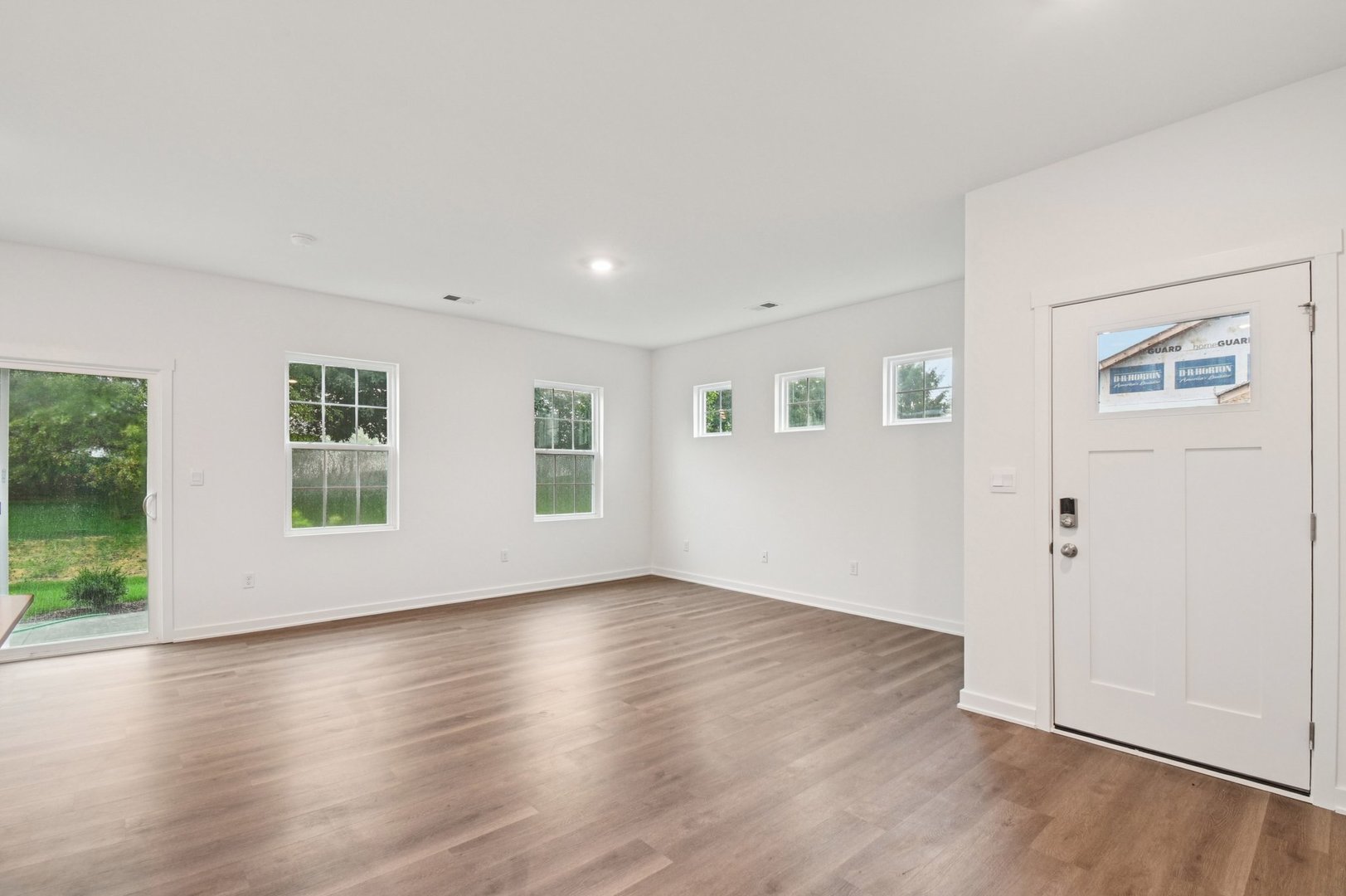 6457 Maple Glen Drive Property Photo 3