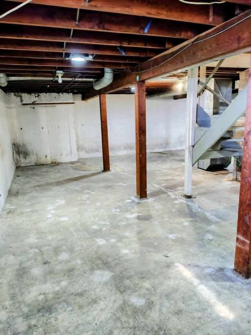 2416 Ashland Avenue Property Photo 4