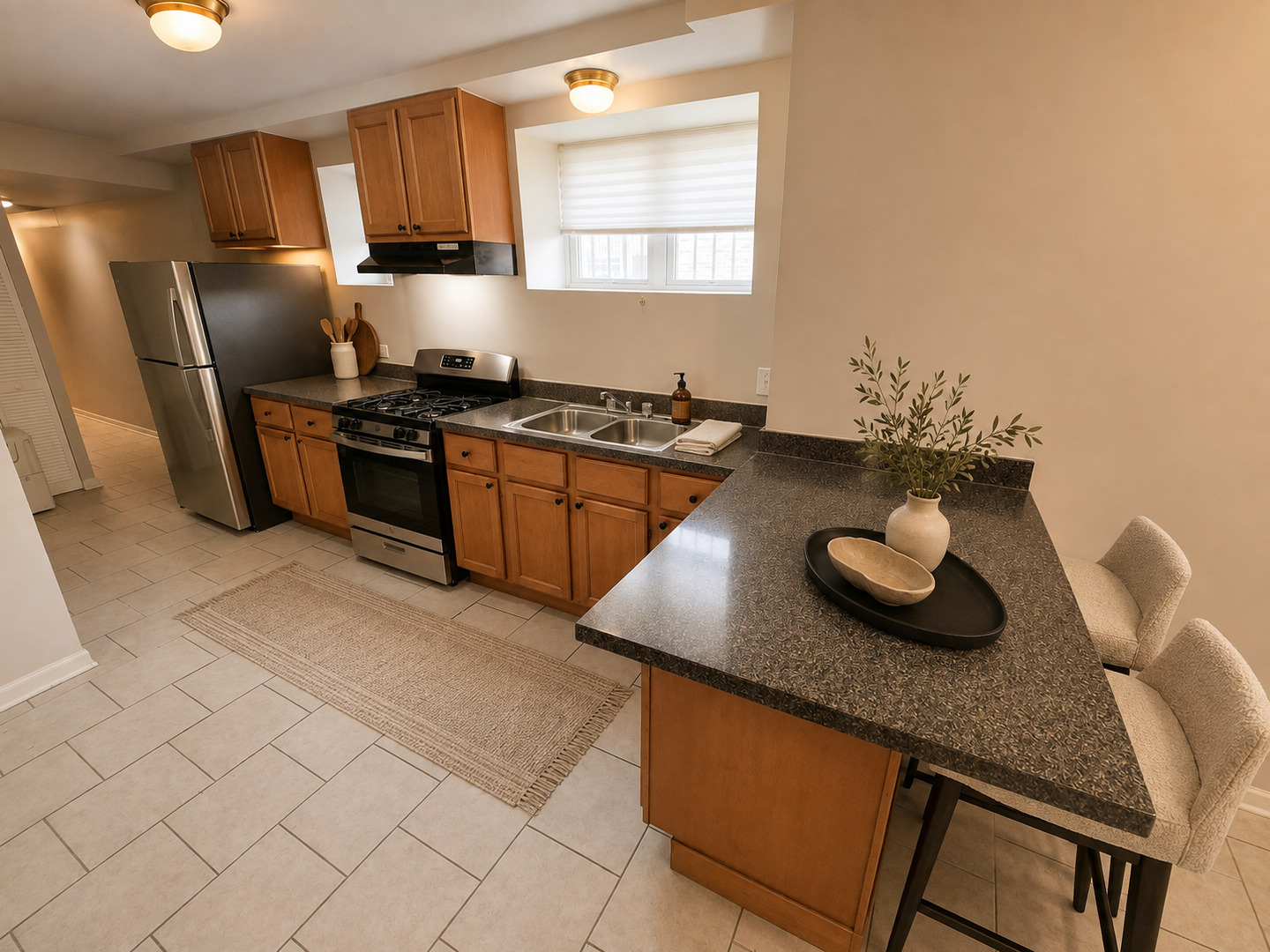 6030 S Eberhart Avenue B Property Photo 4