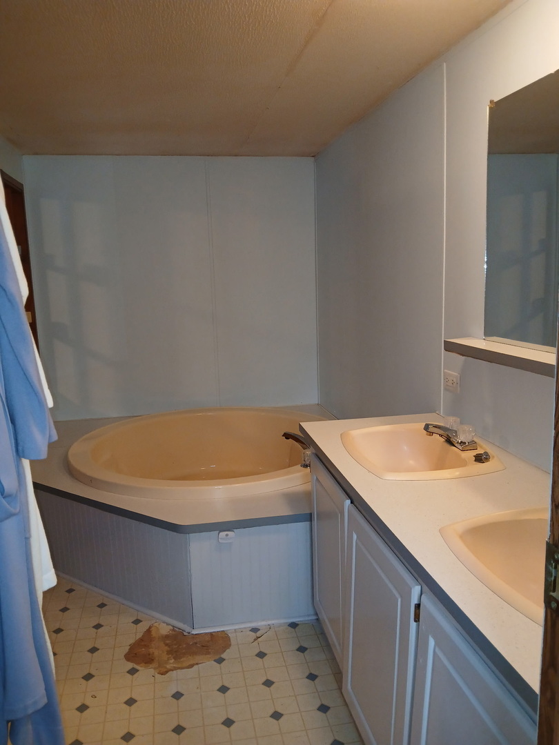 231 S Court Street 40 Property Photo 15
