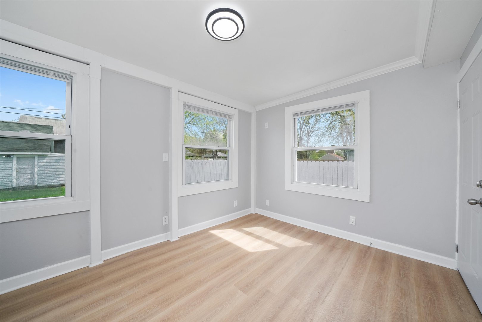 500 Engle Street Property Photo 13