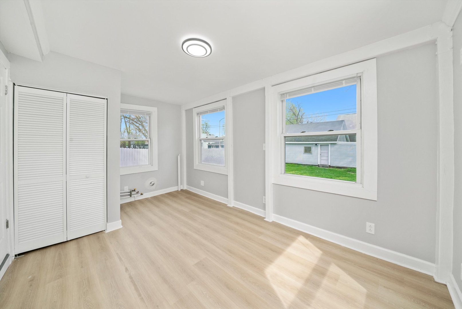 500 Engle Street Property Photo 14