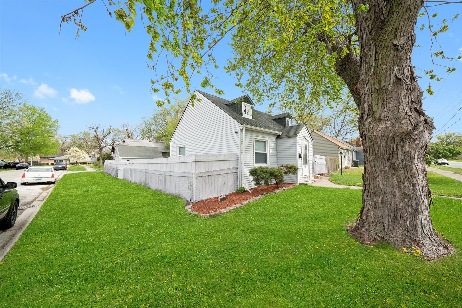 500 Engle Street Property Photo 23